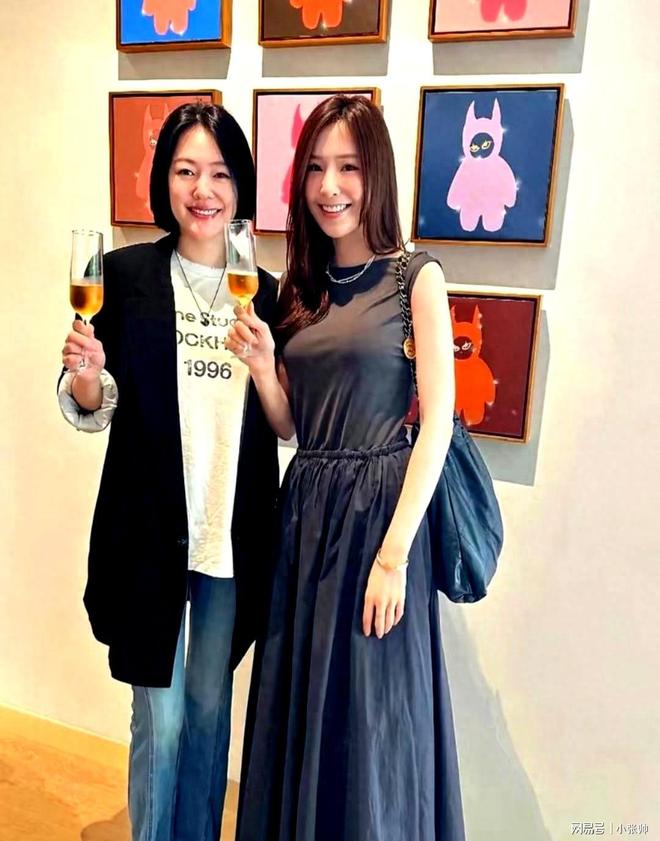 小S二女儿Lily清凉夏装和皮草大衣换着穿举手投足星味拉满